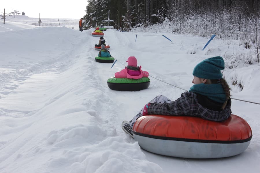 Snowtubing – zjazdy na oponach